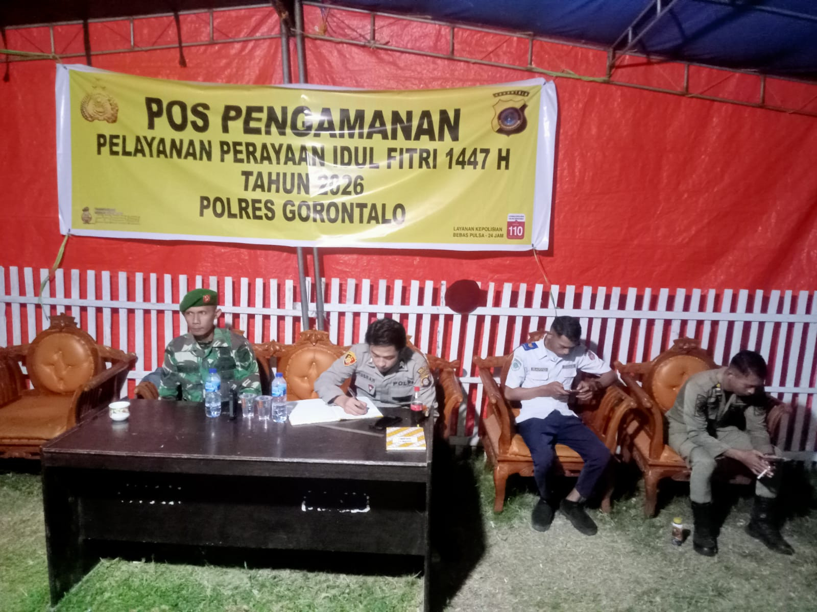 Dua Personel Koramil 1315-03 Tabongo Laksanakan Pengamanan Menjelang Lebaran Idulfitri 1447 H Bersama Instansi Terkait