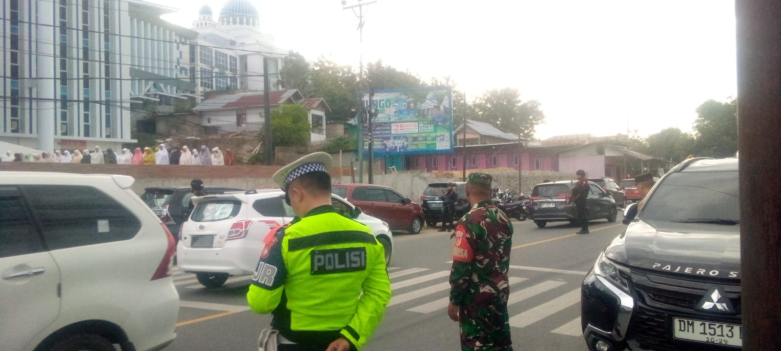 Babinsa Koramil 1315-01 Telaga Amankan Pelaksanaan Salat Idulfitri 1 Syawal 1447 Hijriah Bersama Aparat