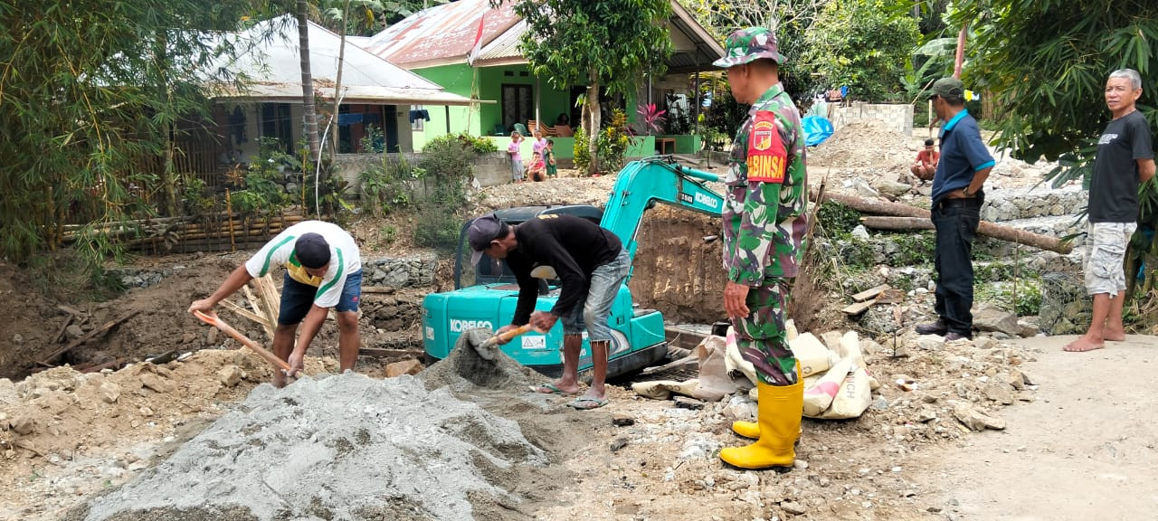 Sentuhan Tangan Babinsa Menjadi Jembatan Asa Warga Mengawal Pembangunan Di Ulapato B