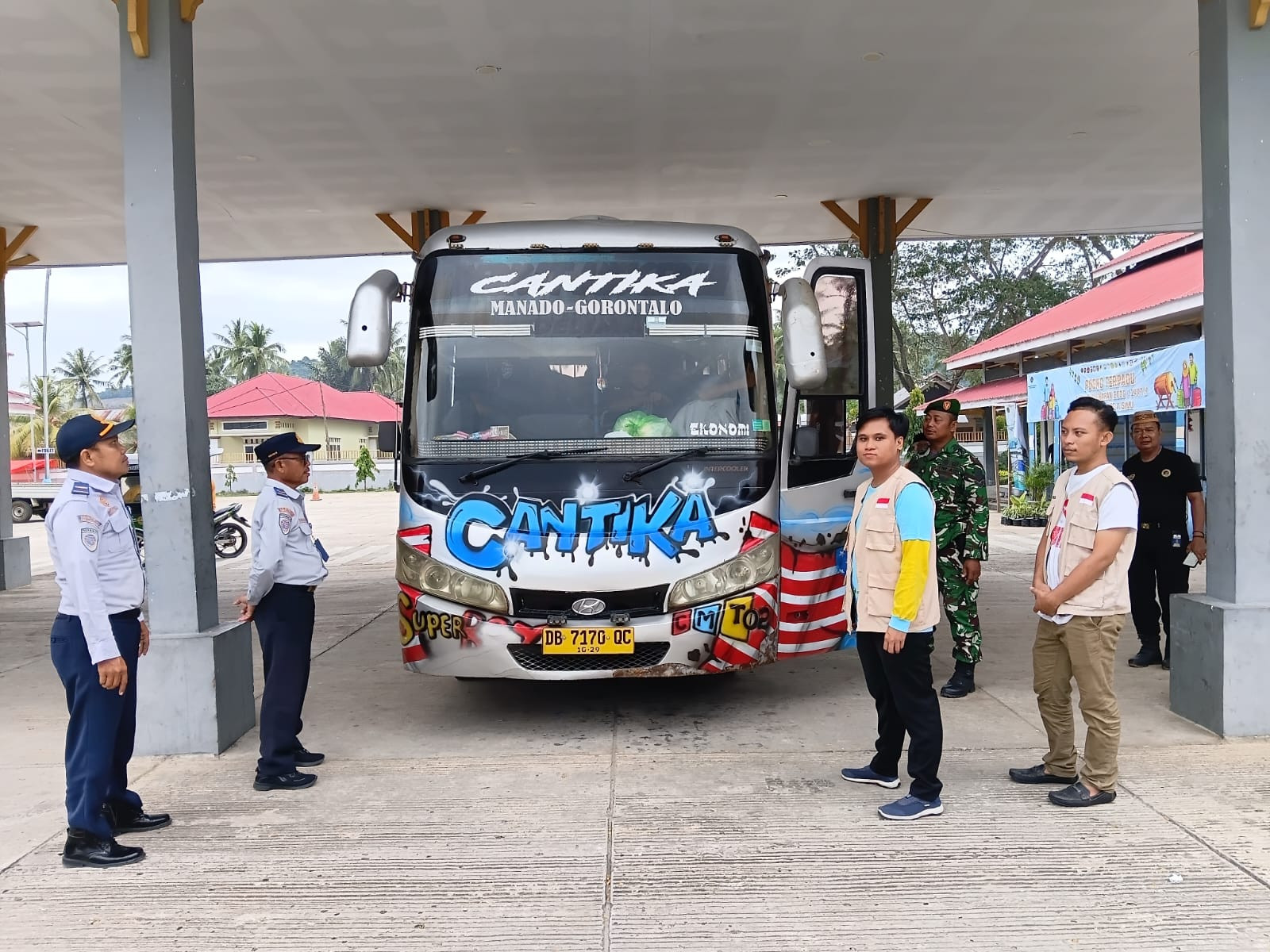 Personel Koramil 1315-04 Tibawa Amankan Arus Balik Lebaran Idulfitri Hari Kedua Tahun 2026