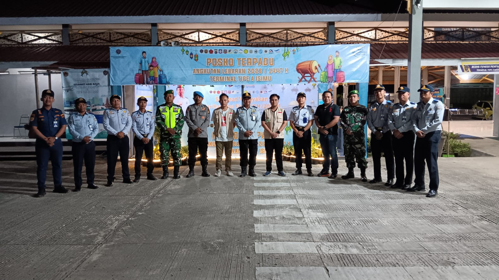 Personel Koramil 1315-04 Tibawa Konsisten Jaga Keamanan Pos Terpadu Angkutan Lebaran 1447 Hijriah Tahun 2026